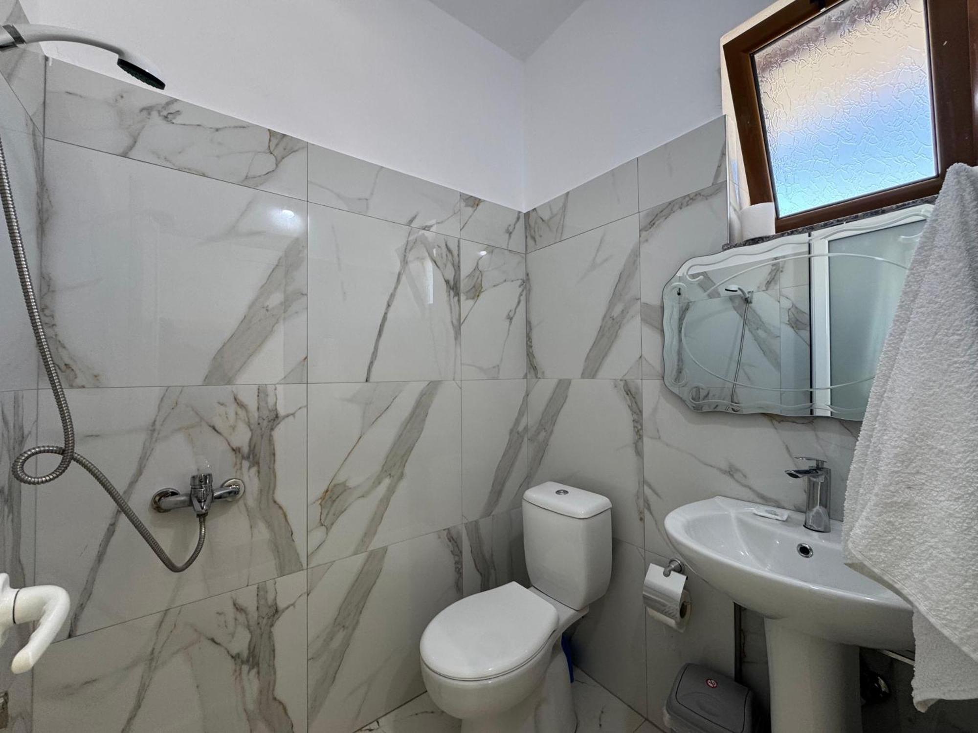Vila Hergi Sarande Ngoại thất bức ảnh